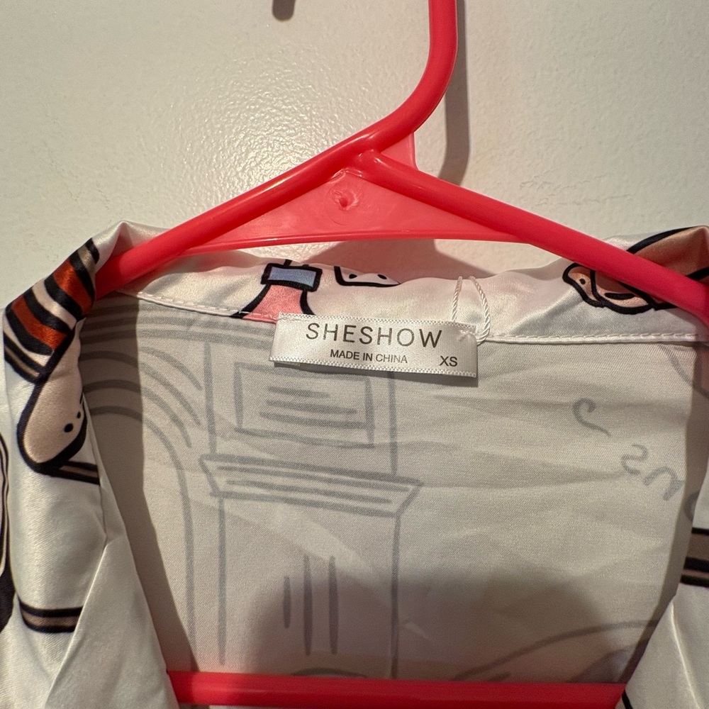 Charming Parisian Print Pajama Top - Picture 2 of 3
